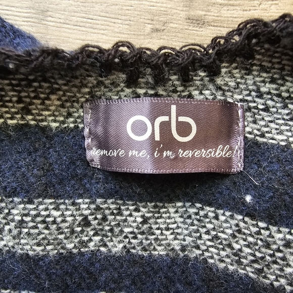 Beautiful ORB Aztec Reversible Blanket Wrap - Picture 2 of 5